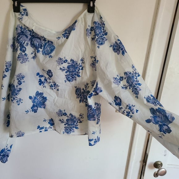 NWT WILD FABLE ADORABLE FLORAL CROPPED TOP - Picture 4 of 9